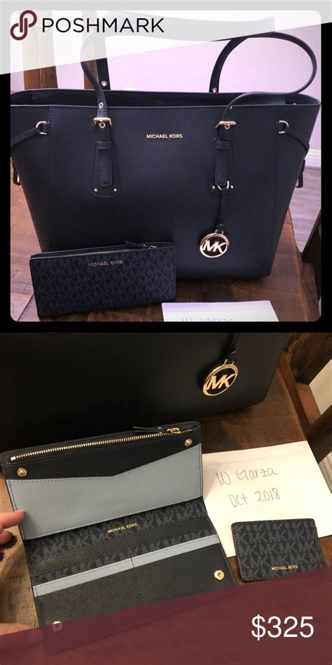 michael kors voyager wallet.